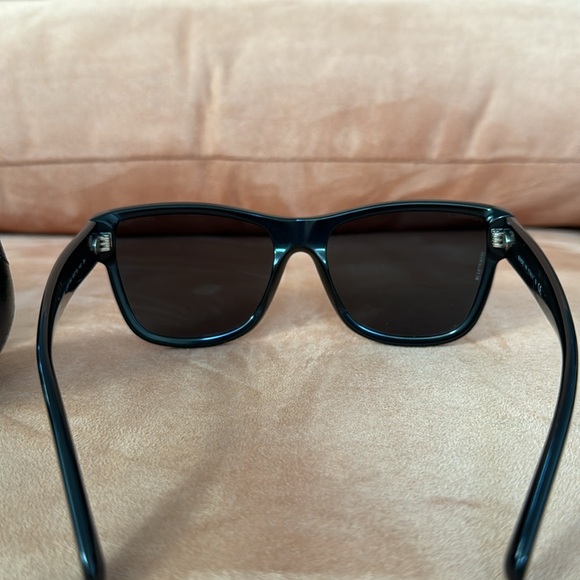 Chanel 5386 butterfly sunglasses - Picture 9 of 10